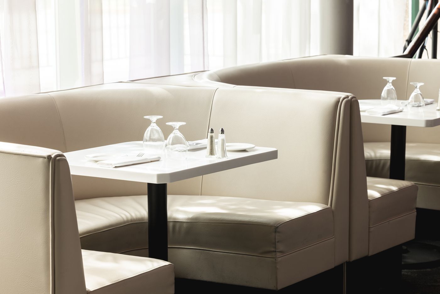 Executive-Plaza-Hotel-Conference-Centre-Coquitlam-BC-Restaurant-14