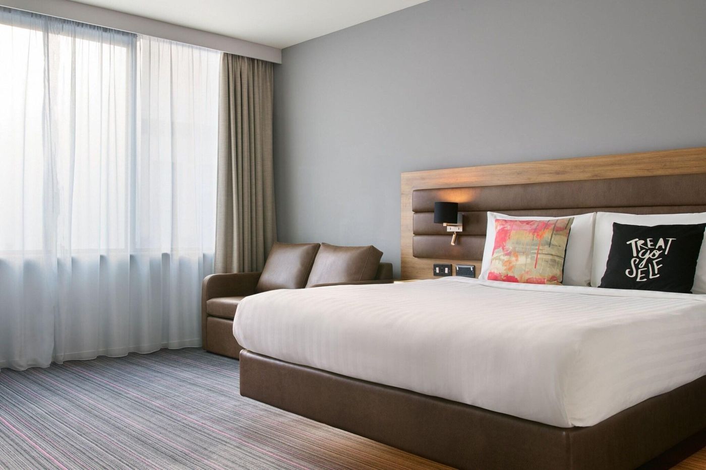 Moxy-Dublin-City-Room-30