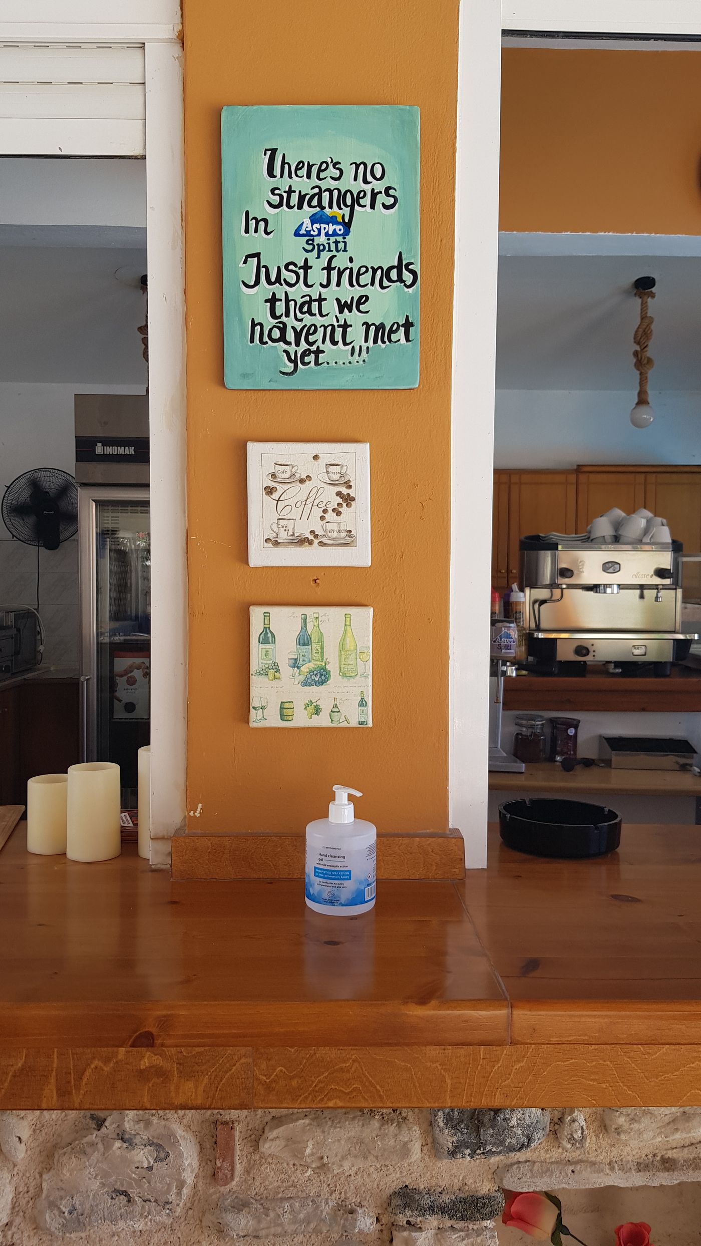 Aspro-Spiti-Restaurant-31