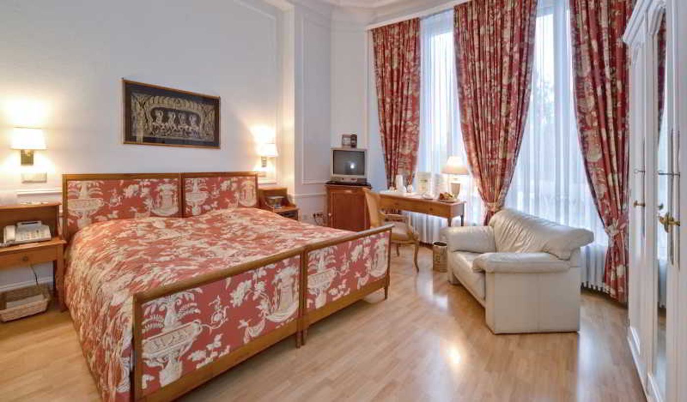 Grand-Hotel-Cravat-Room-23