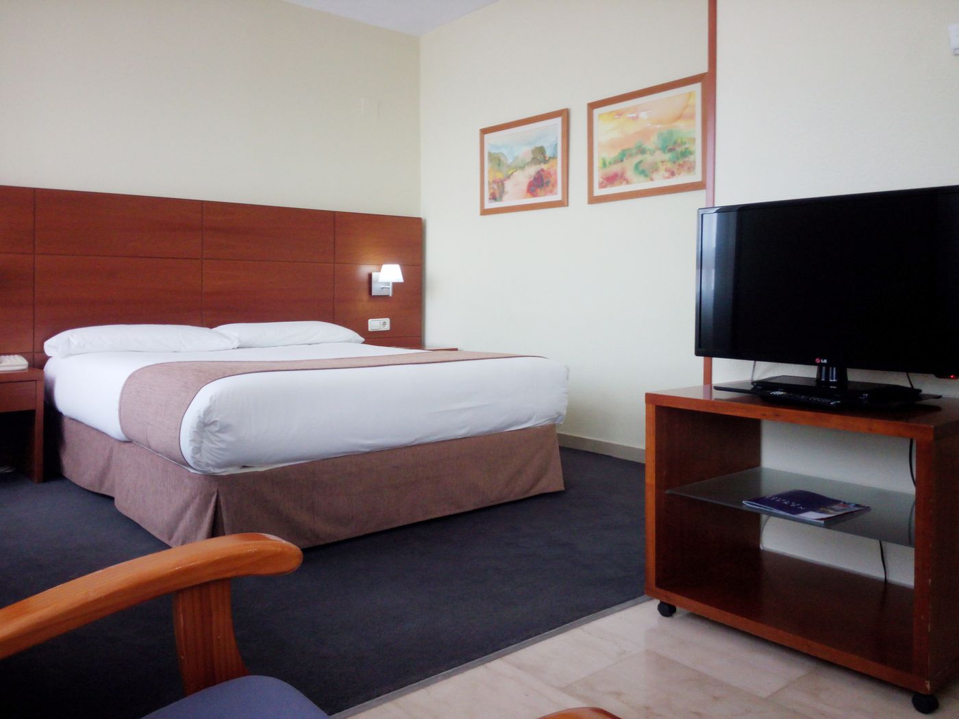 Porcel-Torre-Garden-Room-23