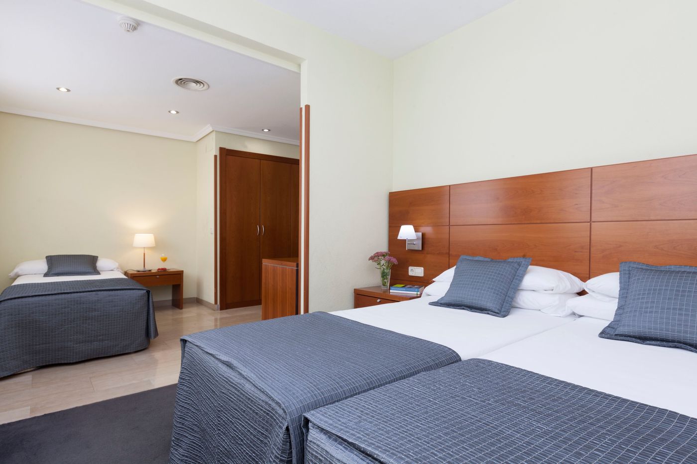 Porcel-Torre-Garden-Room-9