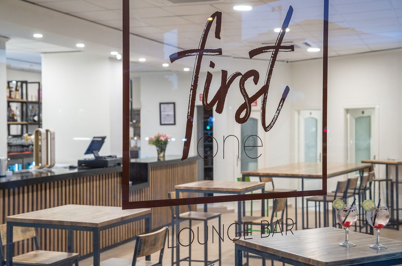 Pierre---Vacances-Benidorm-Levante-Adults-Recommended-16--Bar-21