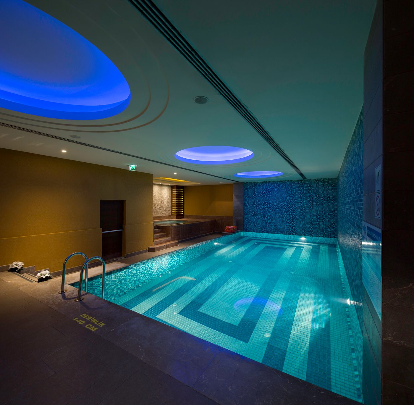 Titanic-City-Taksim-Pool-46