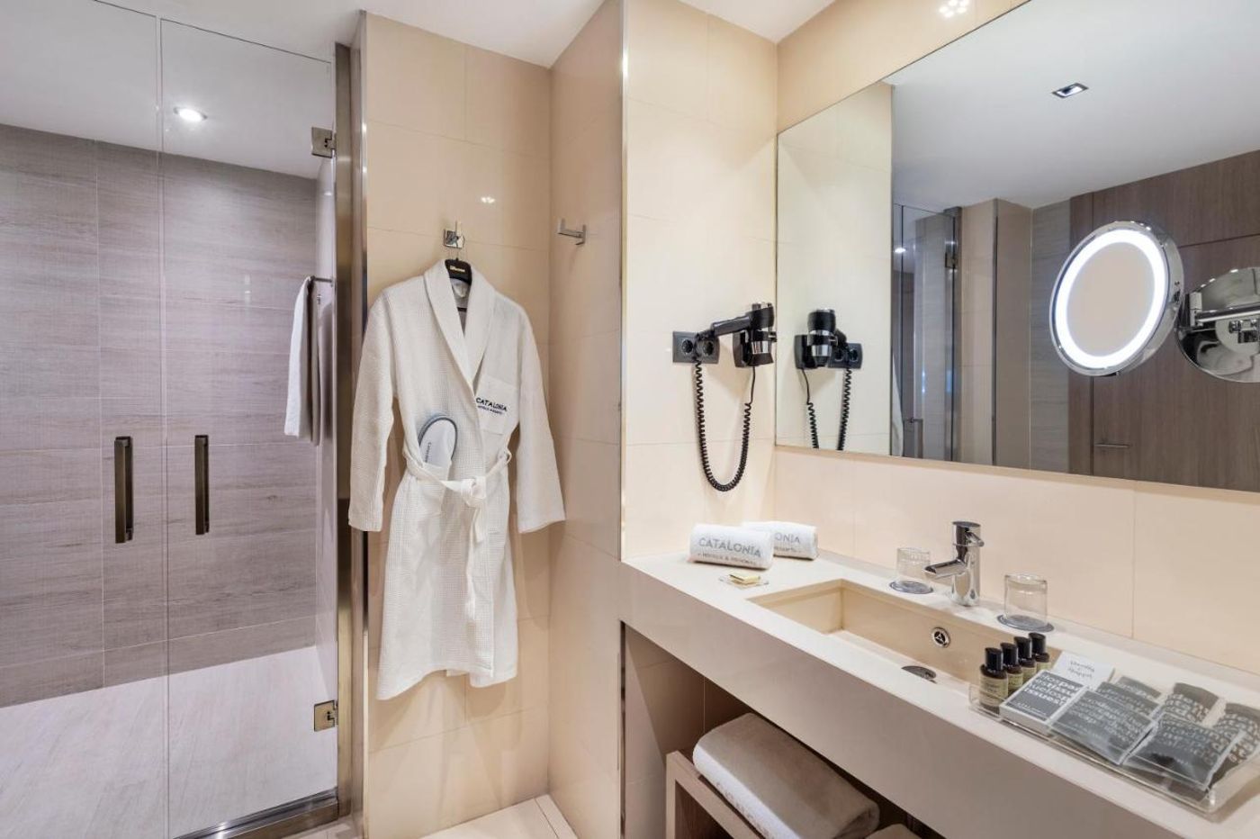 Catalonia-Plaza-Mayor-Room-43