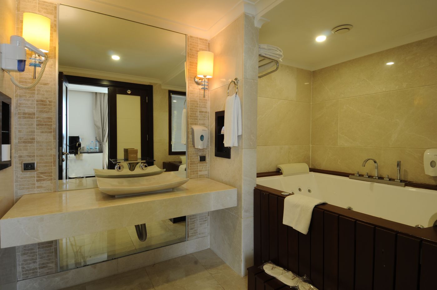 Goldcity-Hotel-Room-27