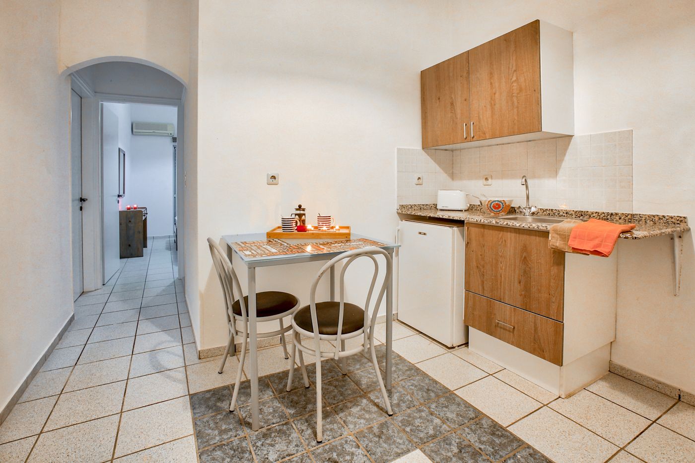 Happy-Days-Studios-Room-40