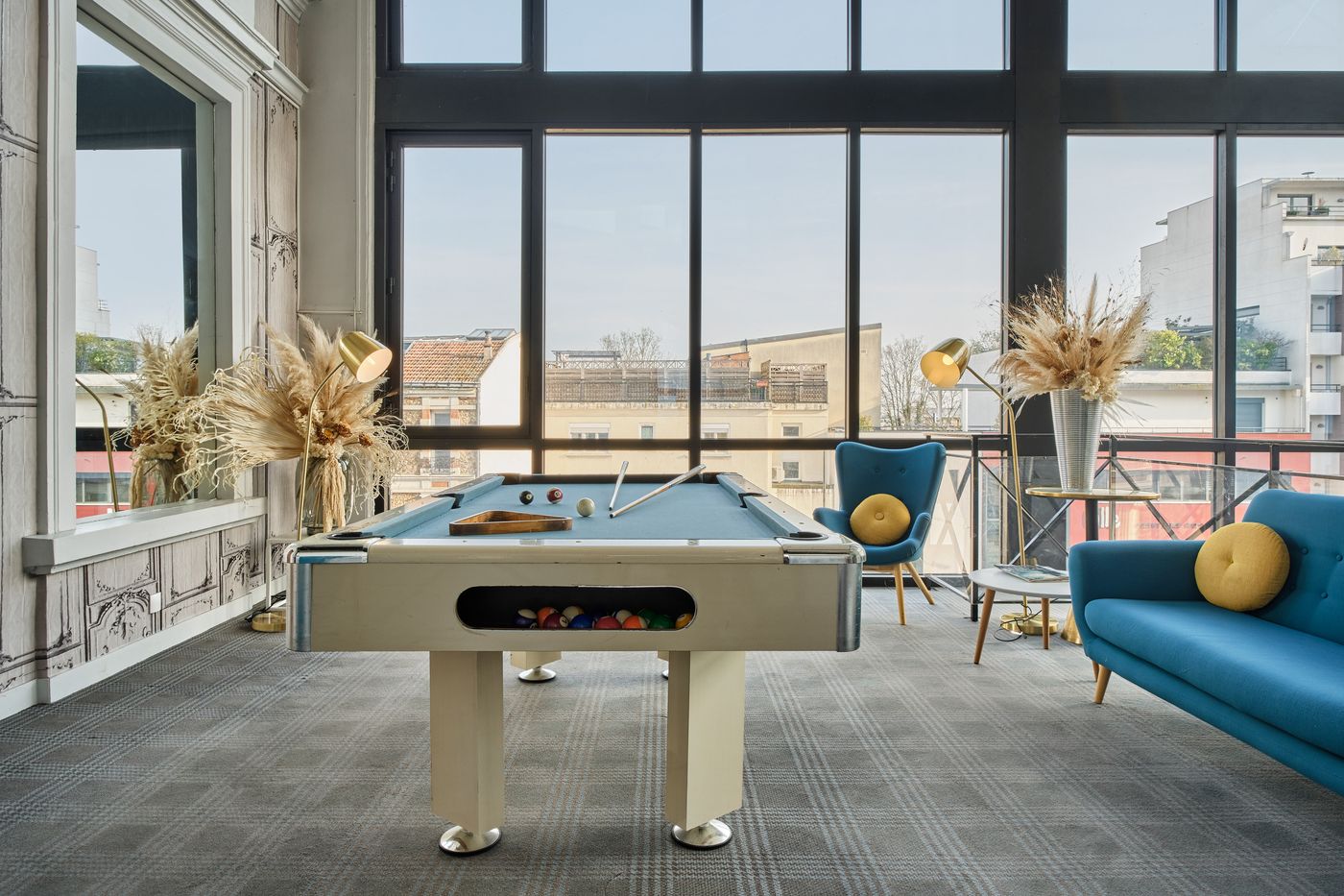 Hotel-Atrium-Lobby-42