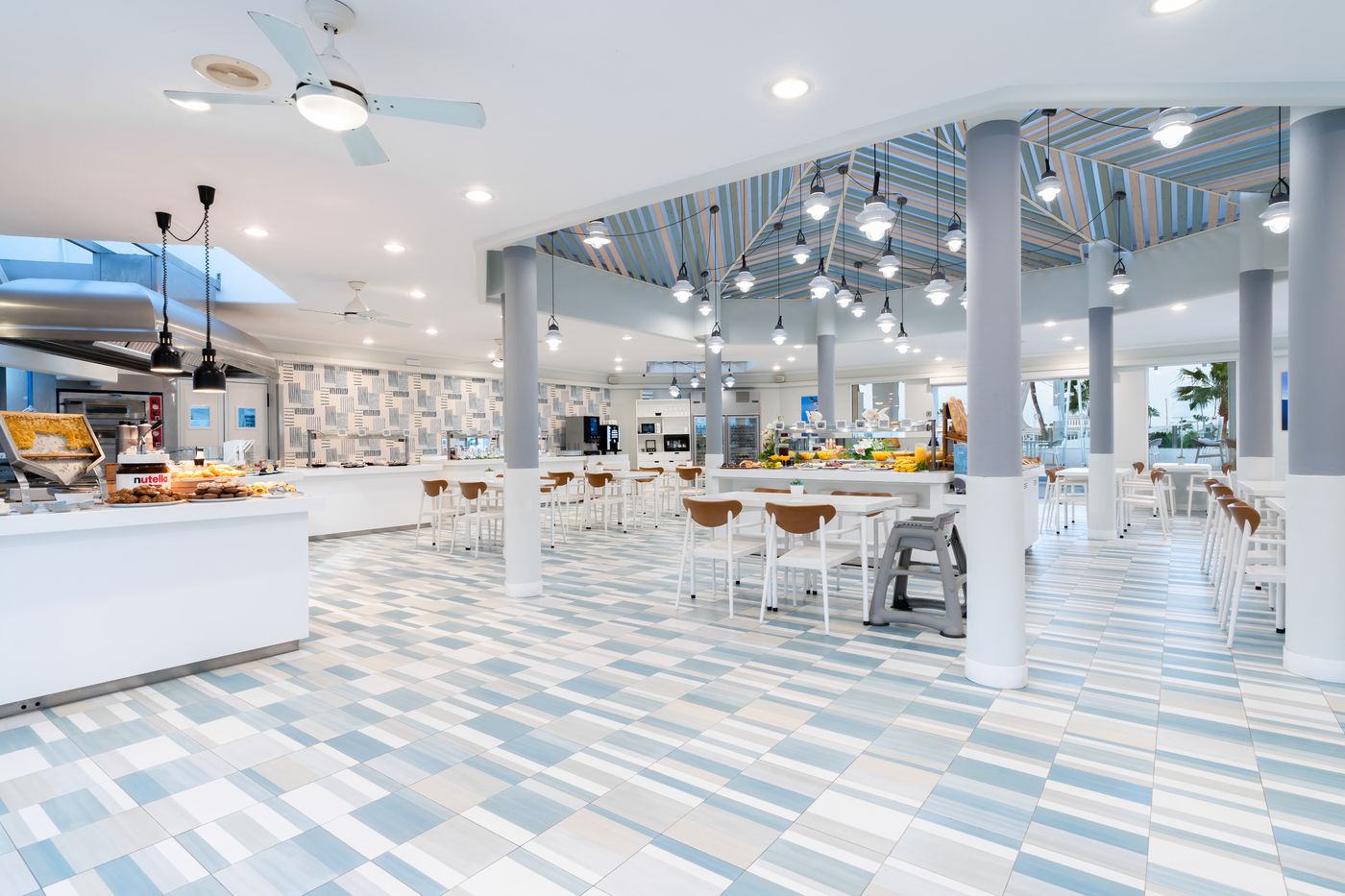 Hovima-La-Pinta-Beachfront-Family-Hotel-Restaurant-51