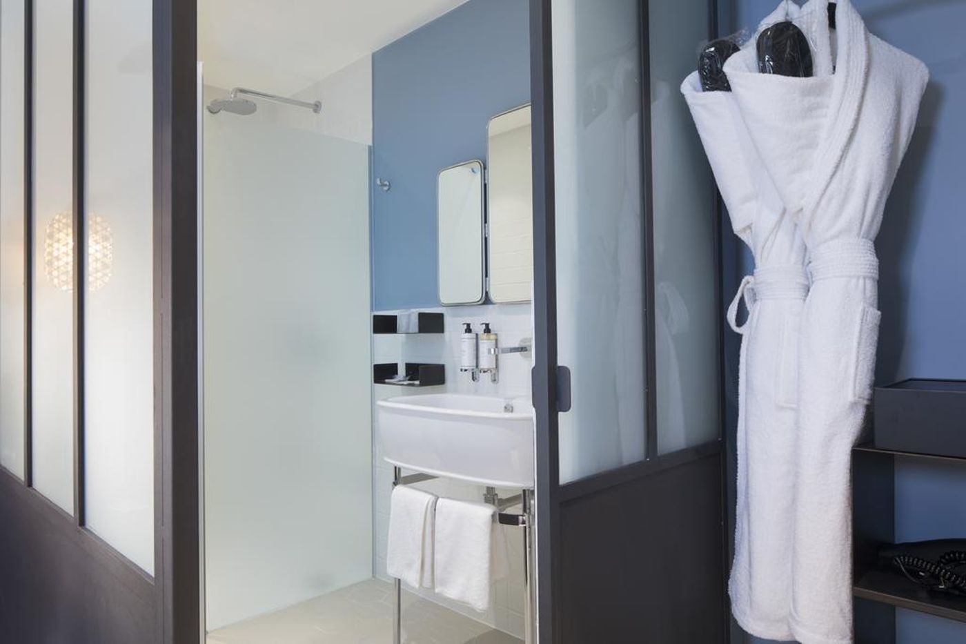 Les-Deux-Girafes-Room-32