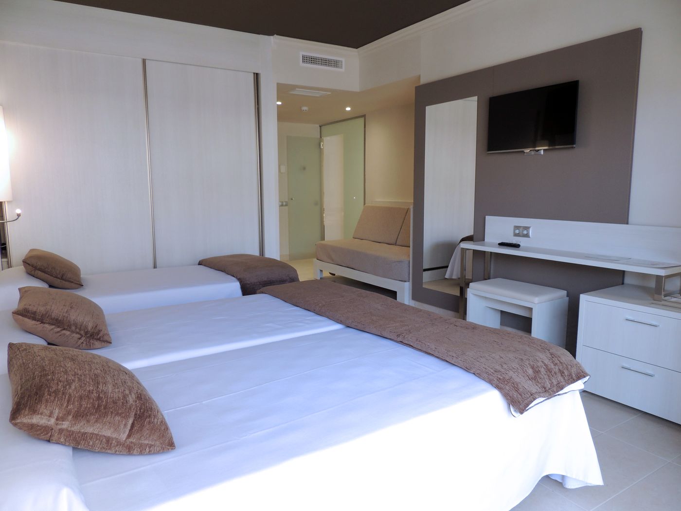 Augustus-Hotel-Room-17