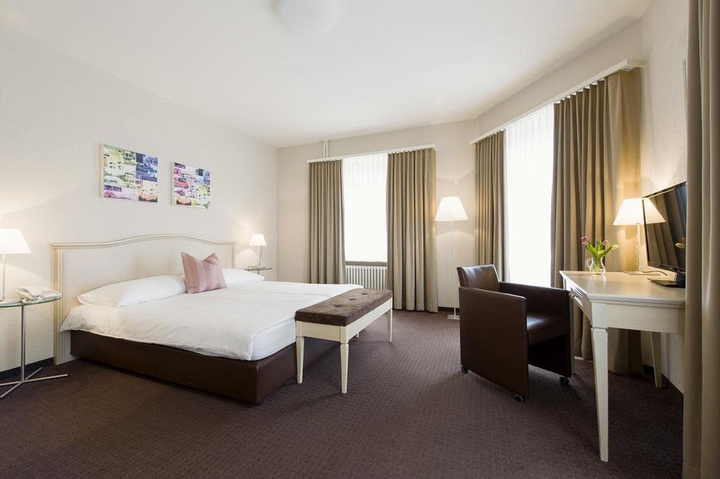 Neufeld-Switzerland-ZURICH-General view-5