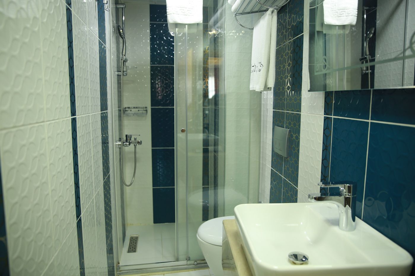 Black-Pearl-Hotel-Room-19