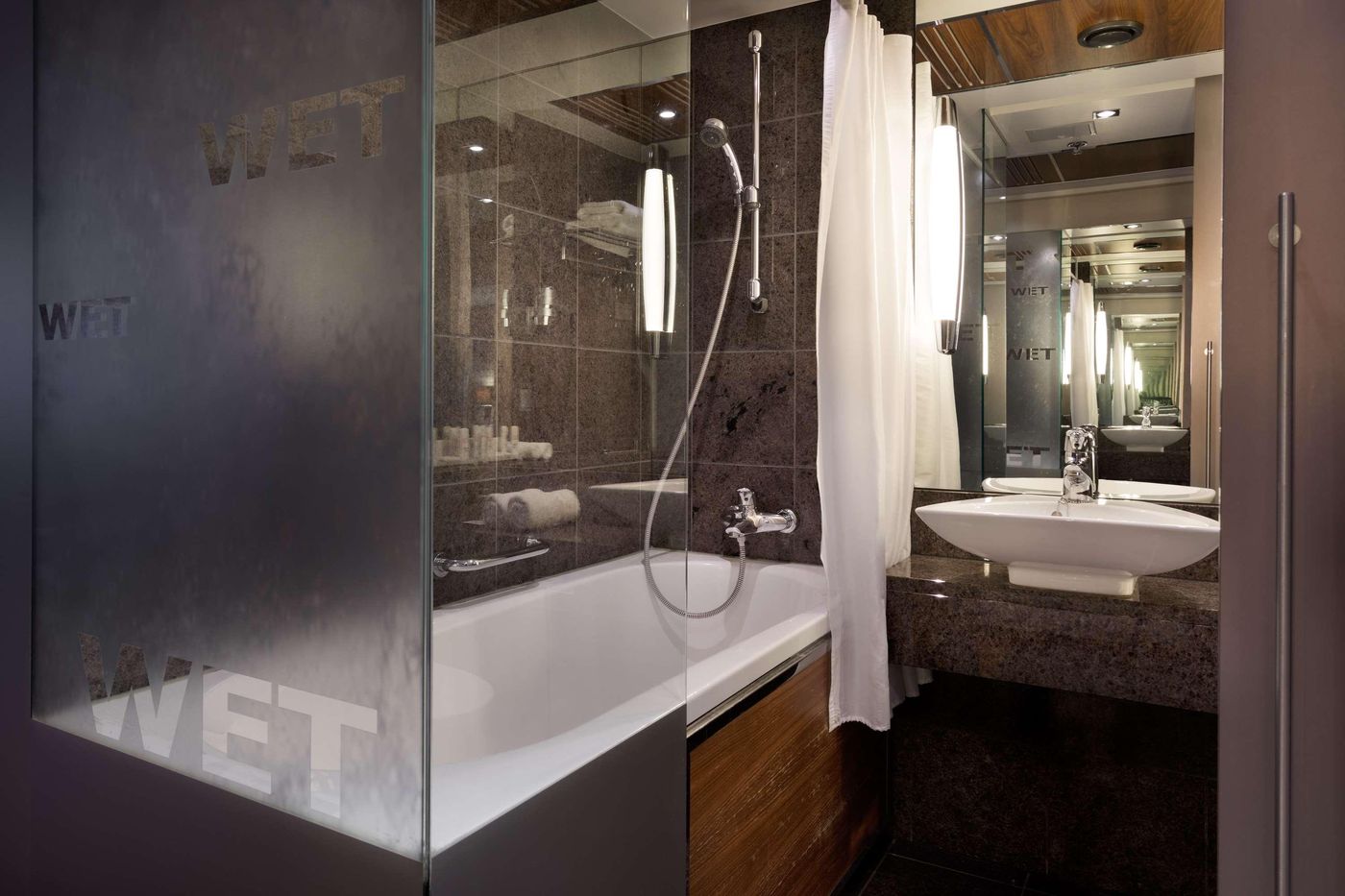 Radisson-Blu-Hotel-Olumpia--Room-42