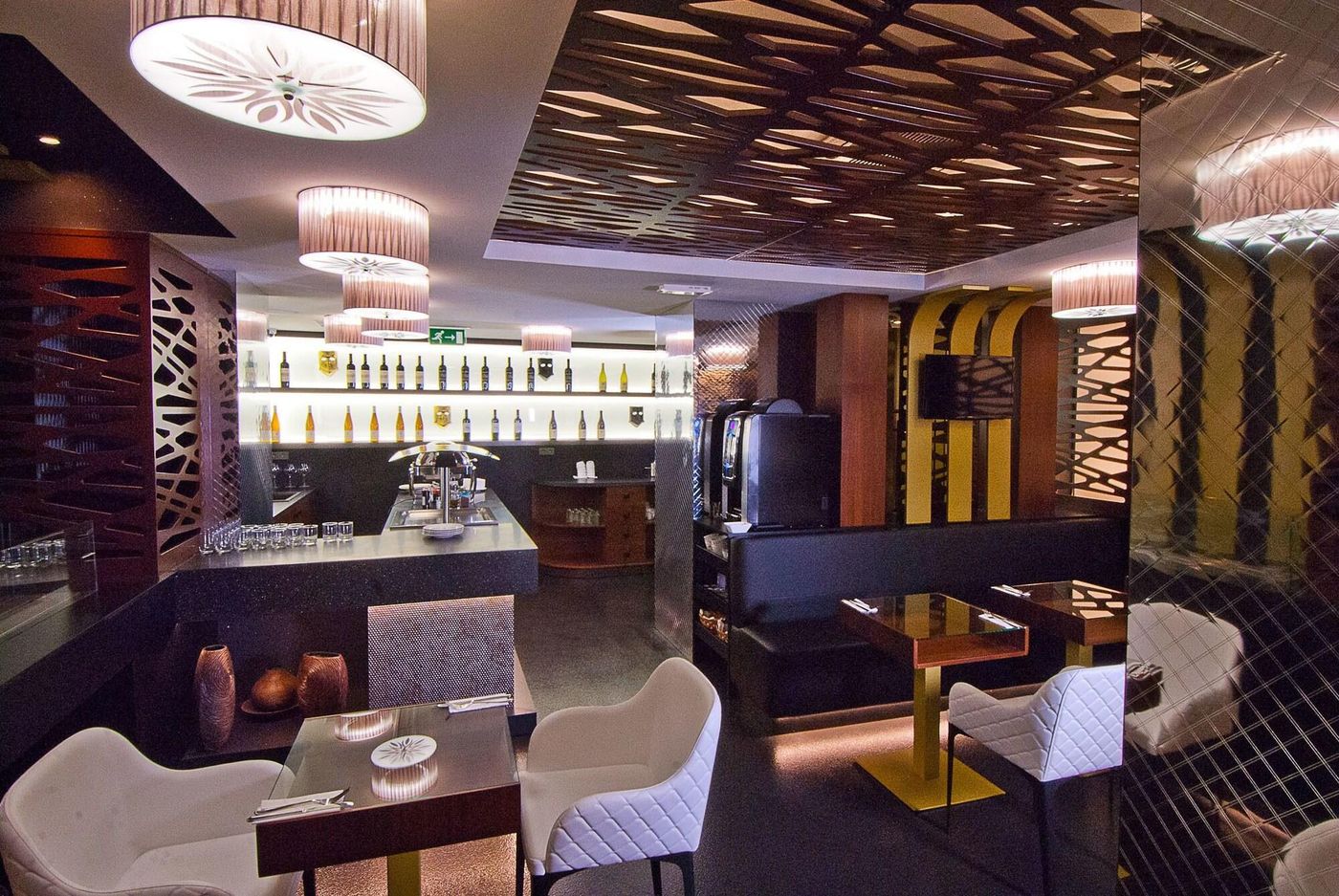 Myo-Hotel-Mysterius-Restaurant-14