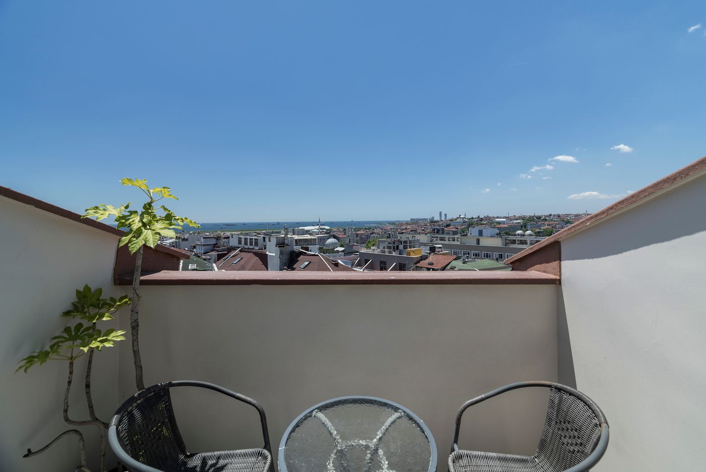 Holiday-Inn-Istanbul-Old-City-Room-10