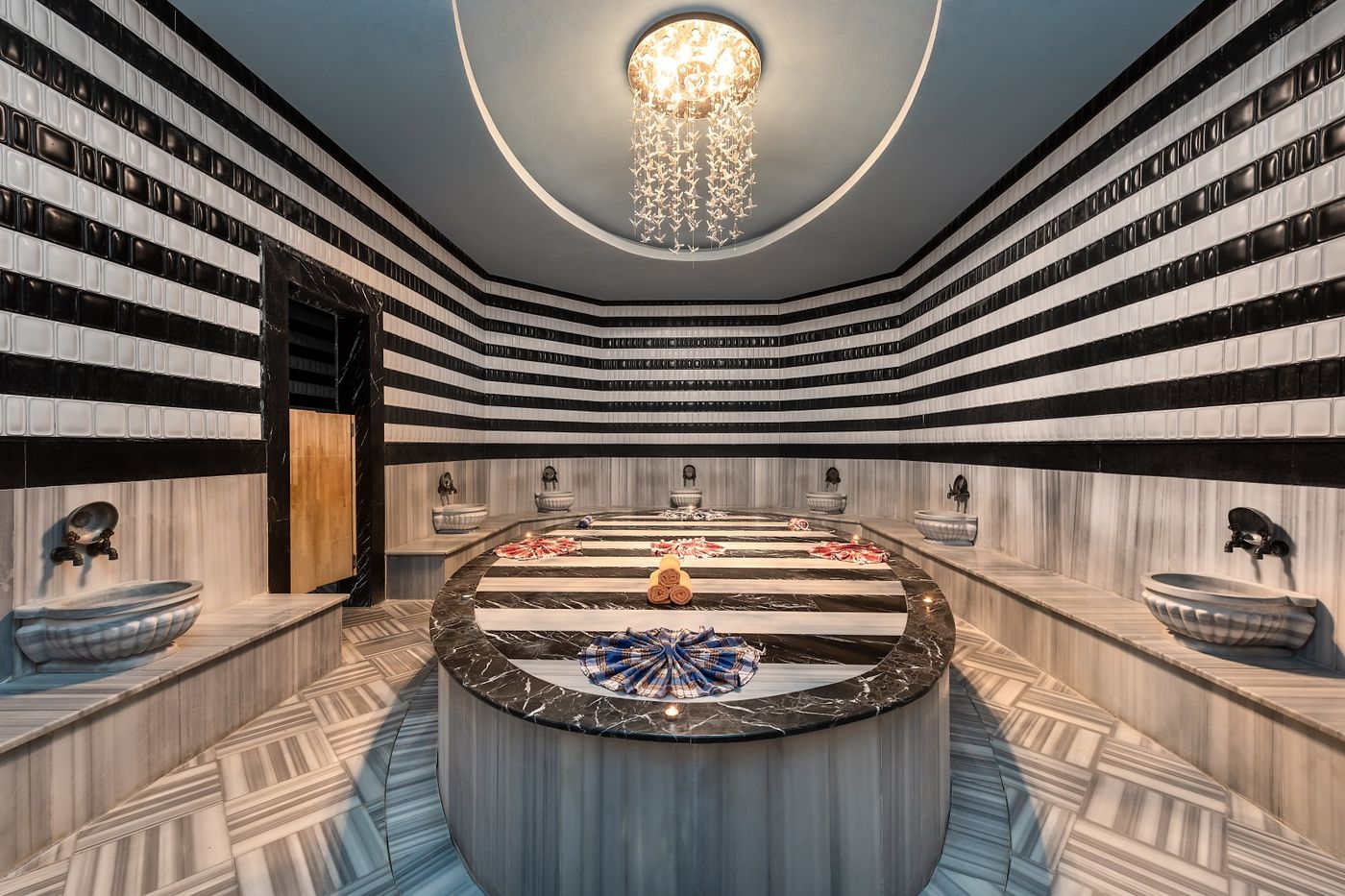 Vikingen-Infinity-Resort---Spa-Terrace-74