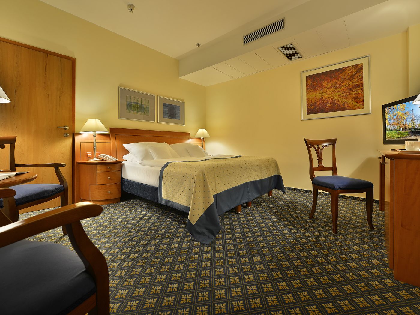 Ramada-Prague-City-Centre-Room-19