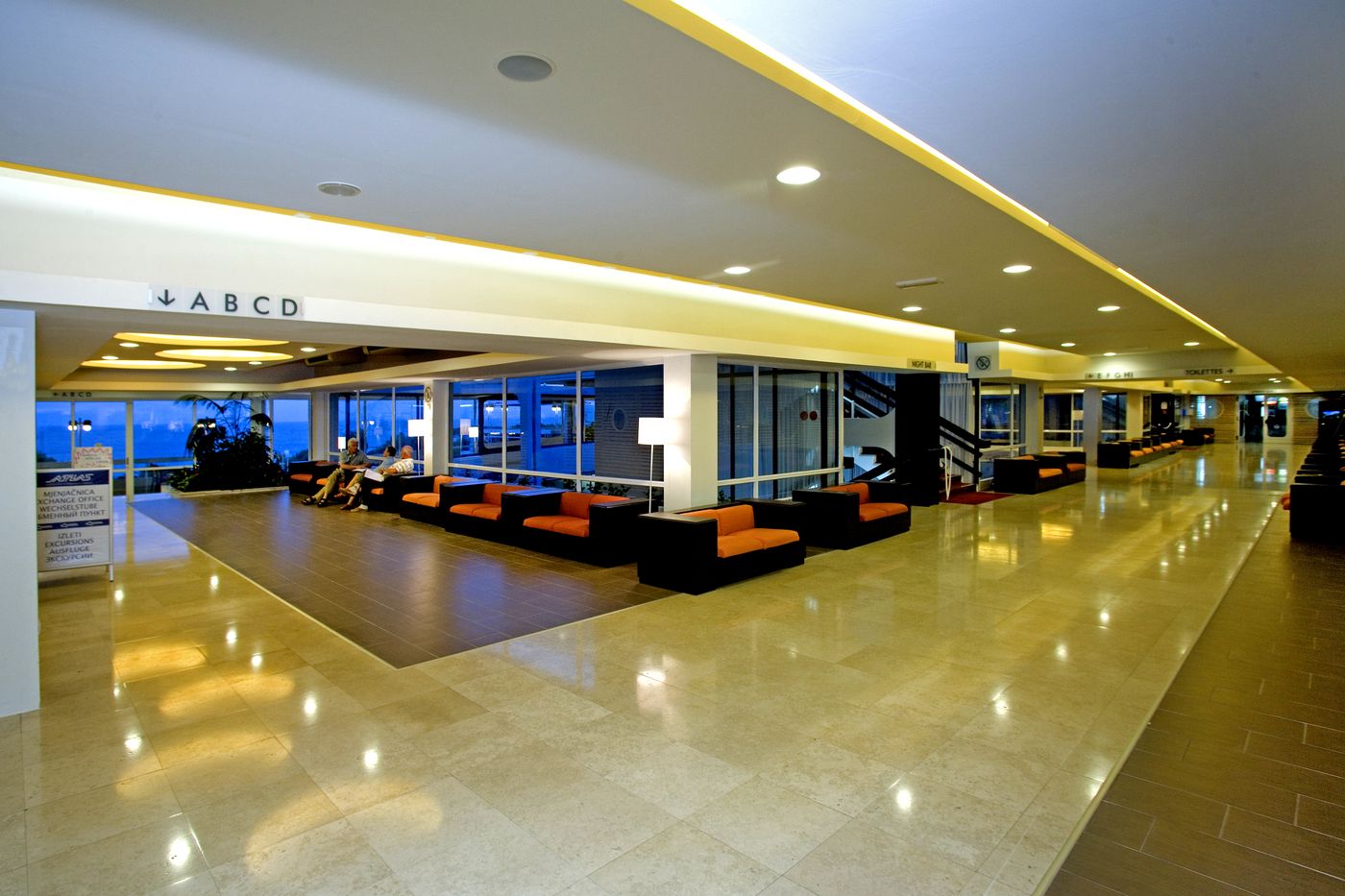 Hotel-Delfin-Lobby-34