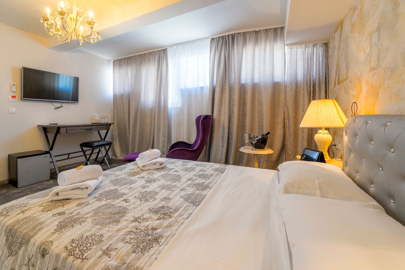 Prima-Luce-Downtown-Room-16