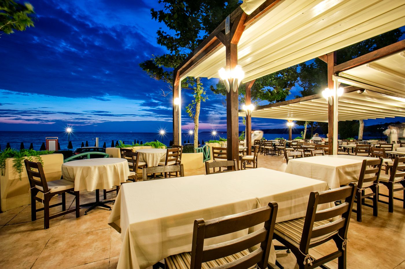 Possidi-Holidays-Resort---Suites-Restaurant-6