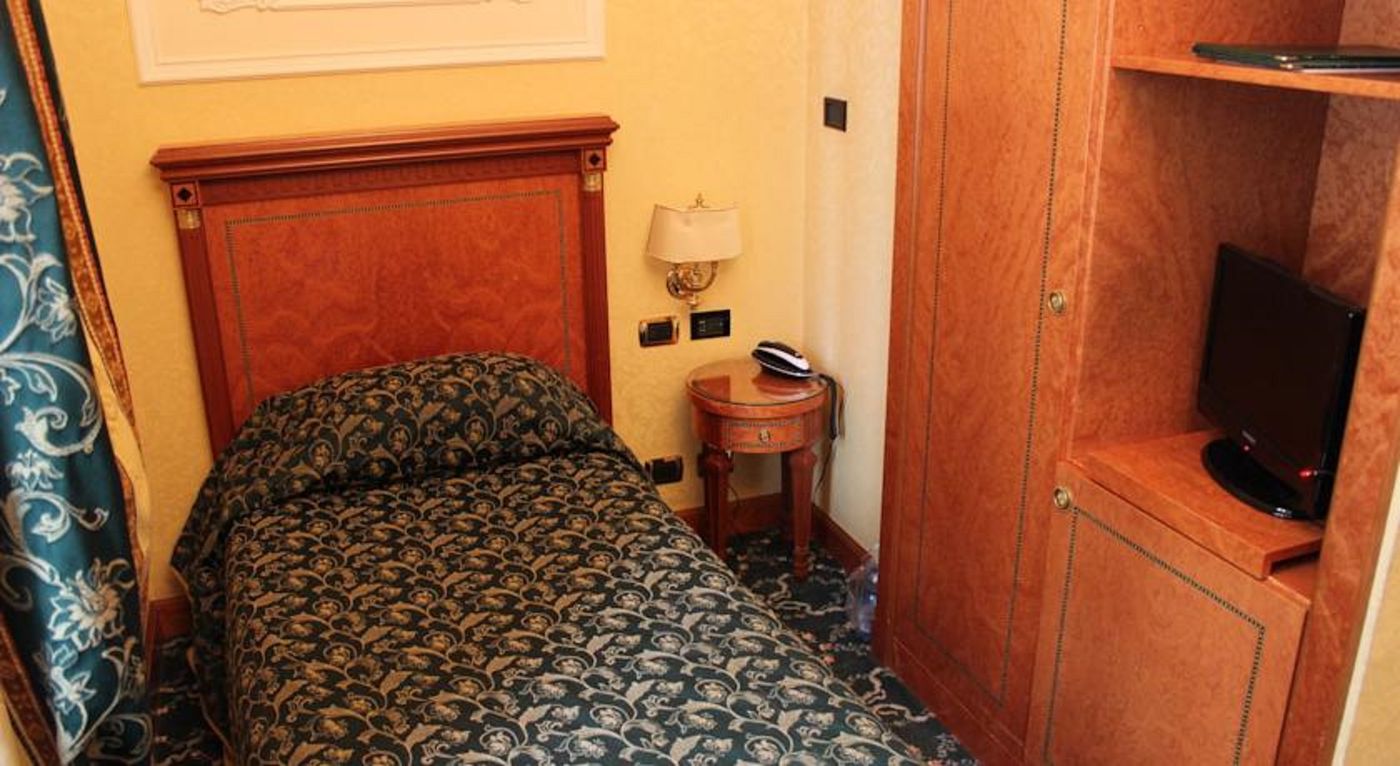 Dei-Consoli-Roma-Room-10