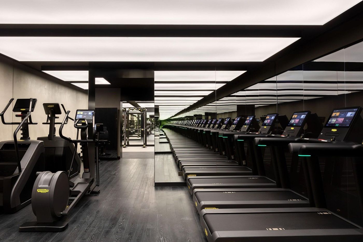 Dorothea-Hotel-Budapest-Autograph-Collection-Sports-and-Entertainment-61