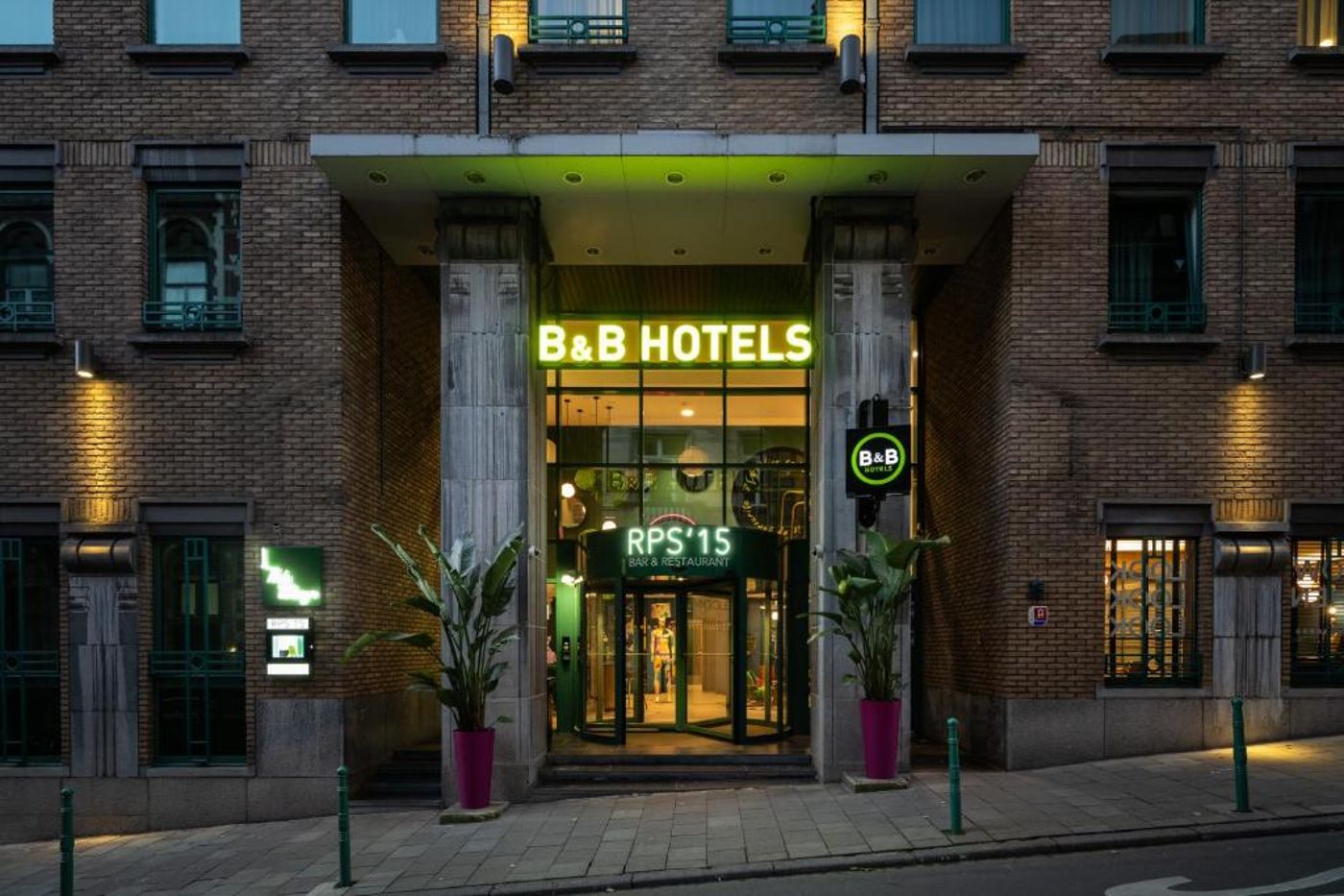 B-B-Hotel-Brussels-Centre-Louise-General-view-7