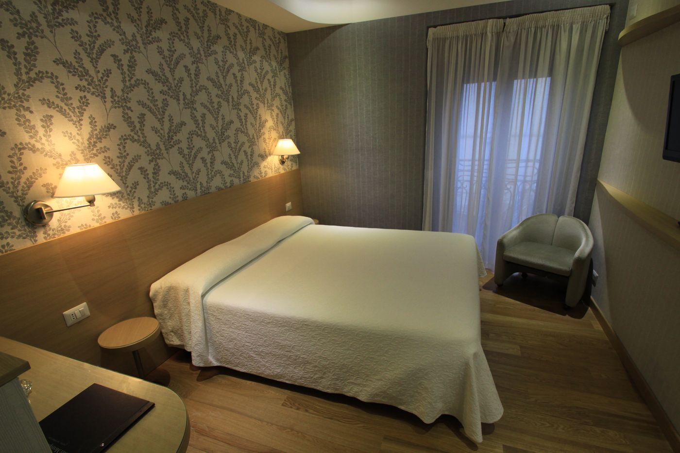 Metropole Suisse-Italy-COMO-Room-7