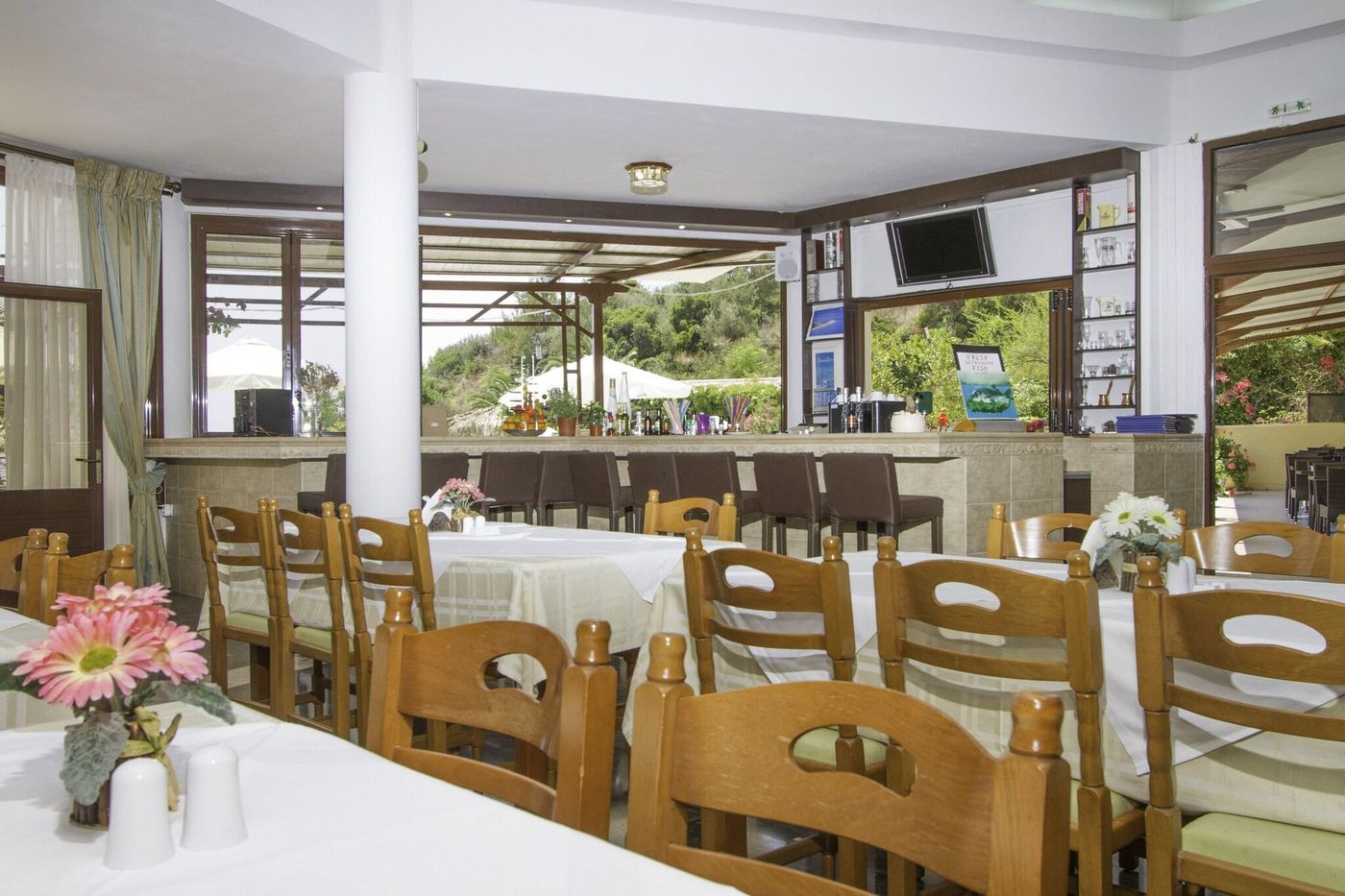 Karavados-Beach-Restaurant-47