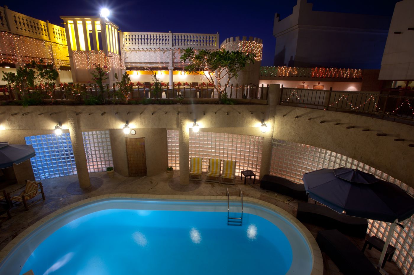 Al-Liwan-Suites-Pool-8