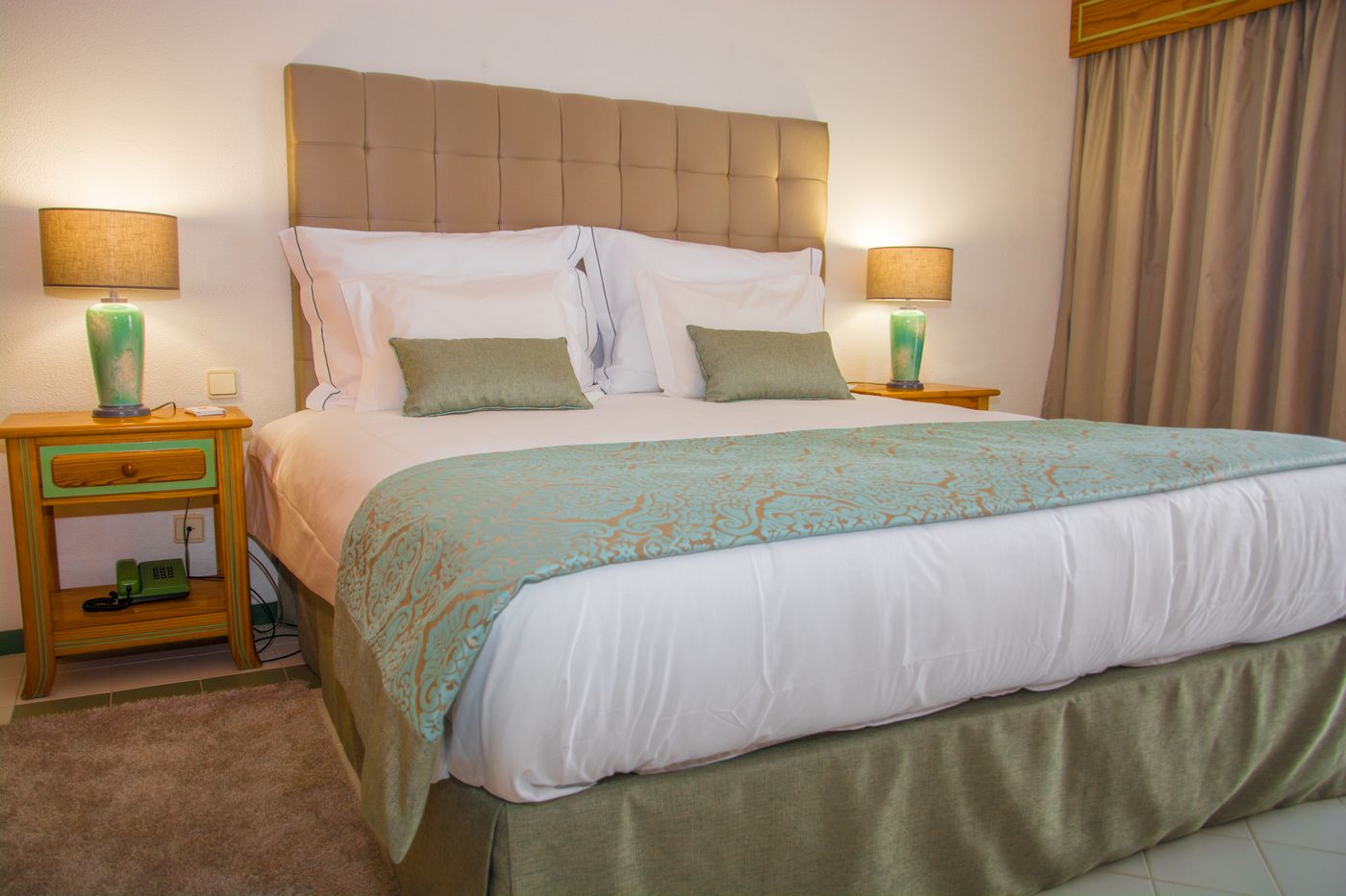 Luna-Hotel-da-Oura-Room-18