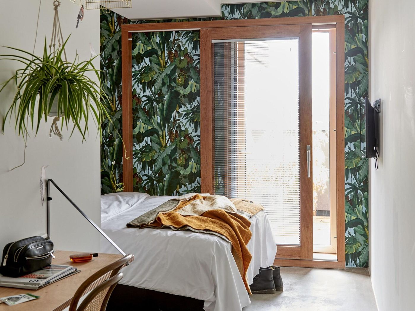 Q-Factory-Hotel-Room-17