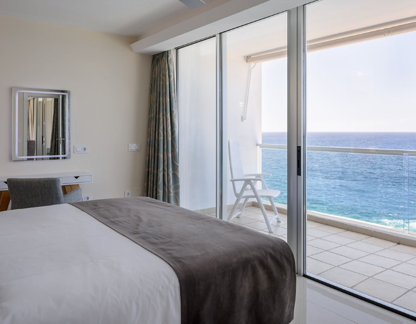 10.12.25 ONA Pearly Grey- new