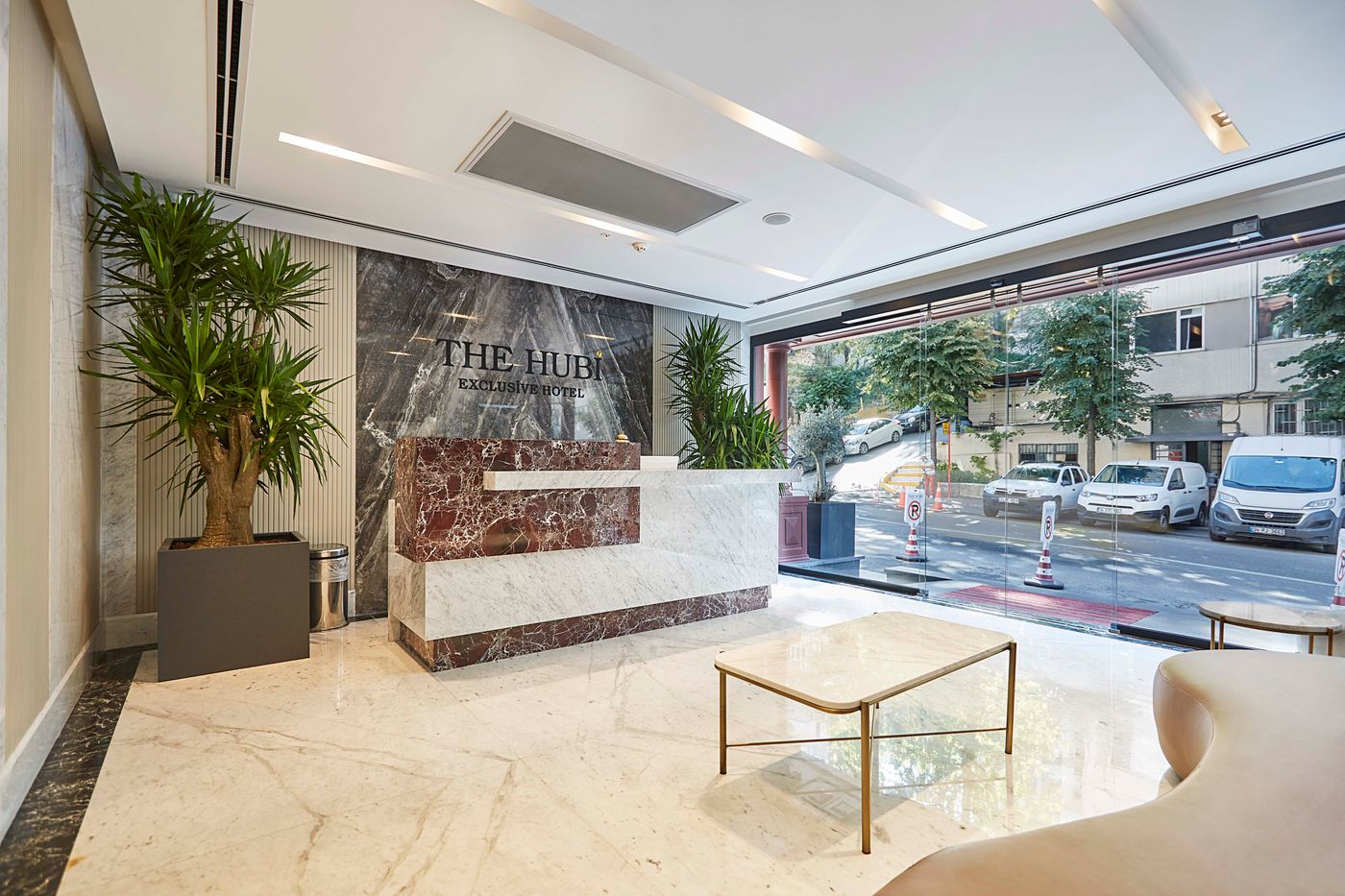 The-Hubi-Hotel-Lobby-2