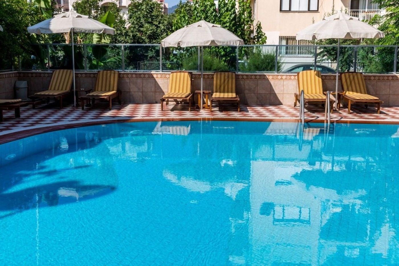 Ketenci-Hotel-Pool-2