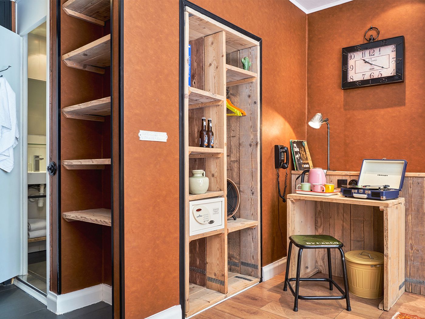 Max-Brown-Hotel-Museum-Square--part-of-Sircle-Collection-Room-4