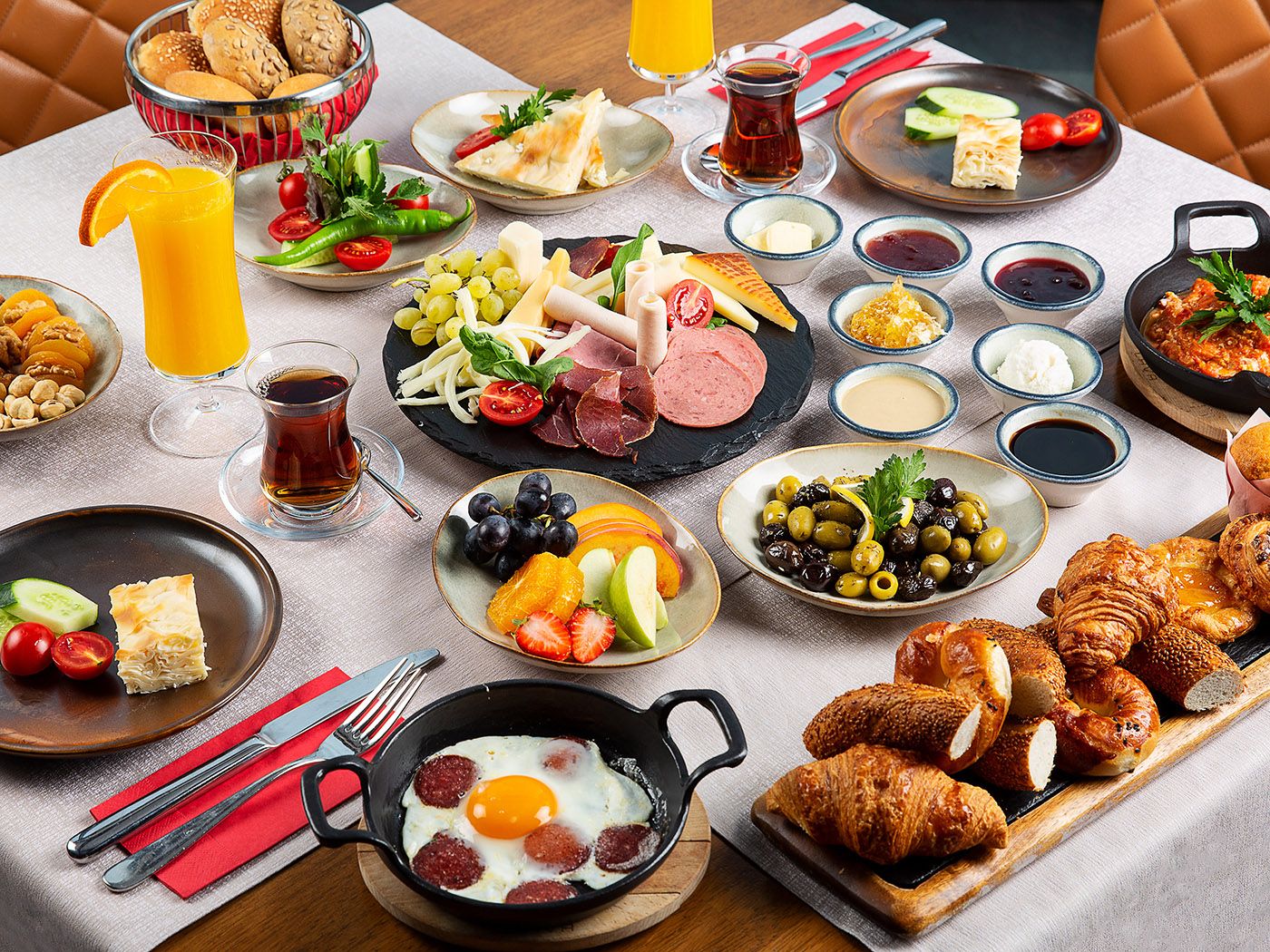 Movenpick-Hotel-Istanbul-Golden-Horn-Room-55