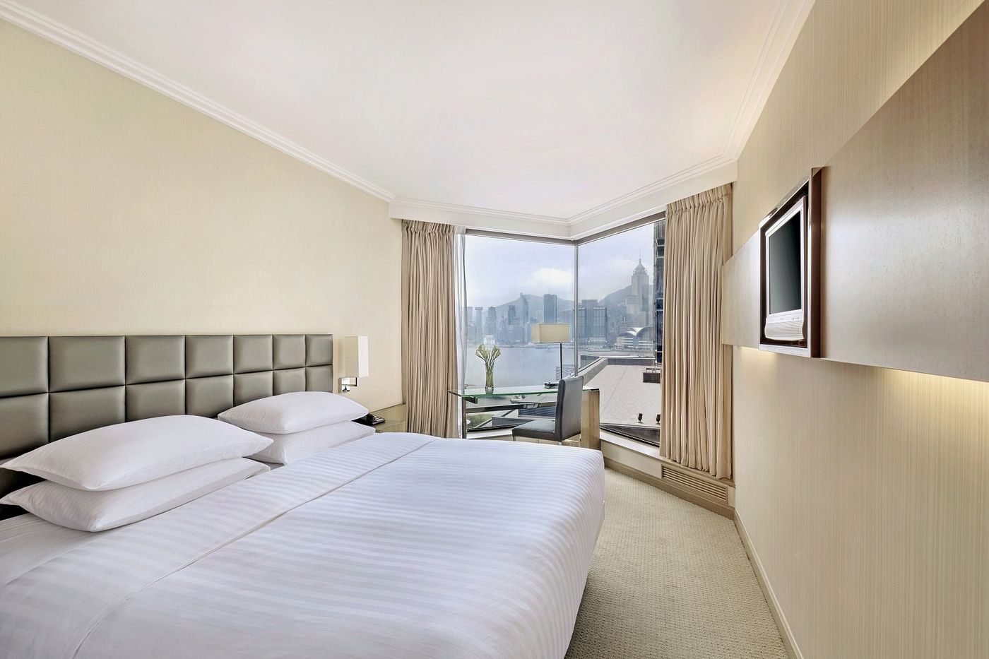 The-Kowloon-Hotel-Room-4