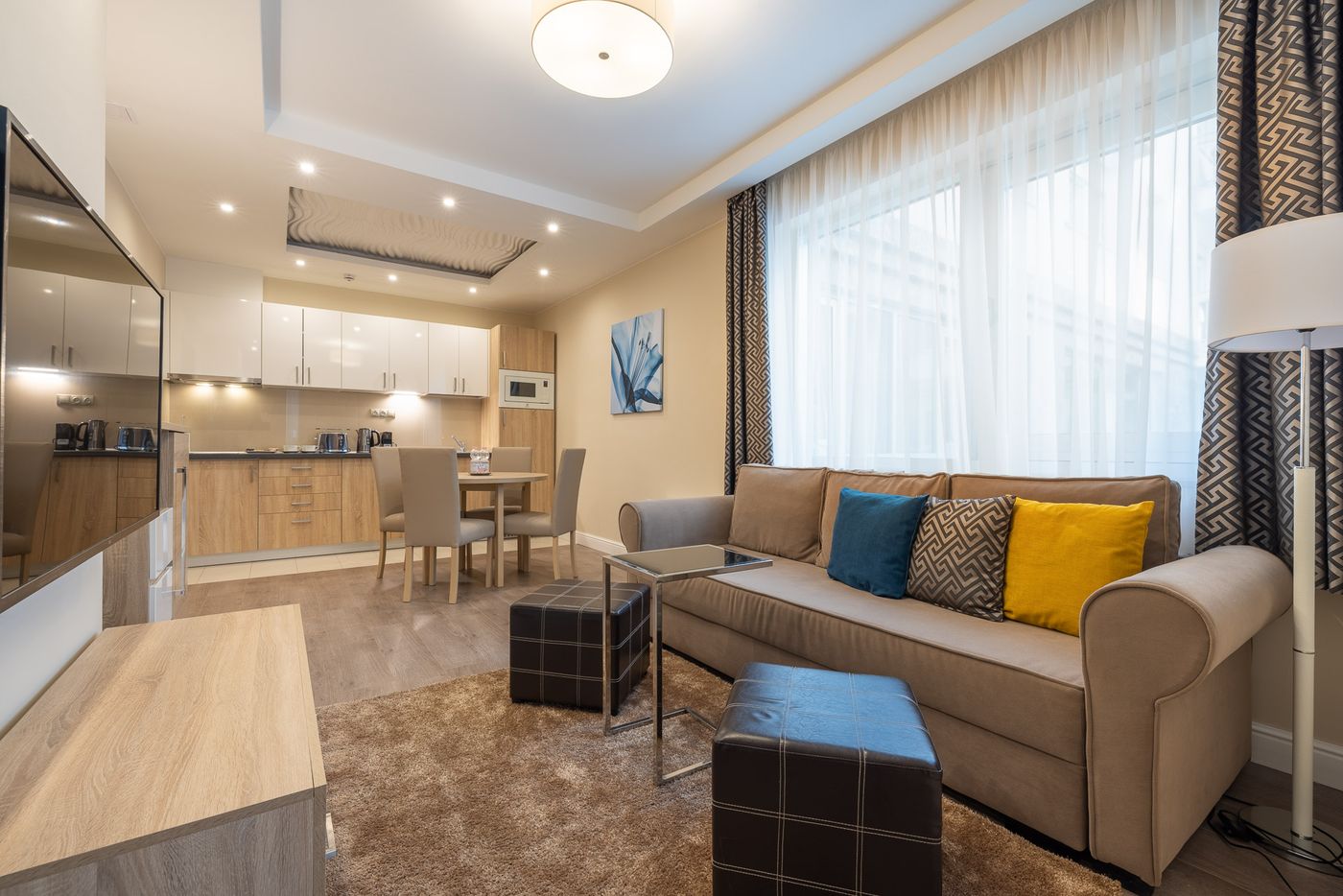 Silver-Crown-Hotel---Residence--Palace-Quarter-Room-8