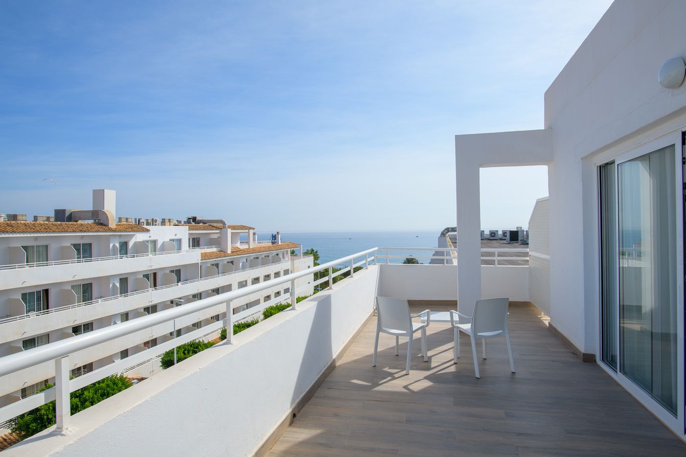 Best-Oasis-Tropical-Room-77