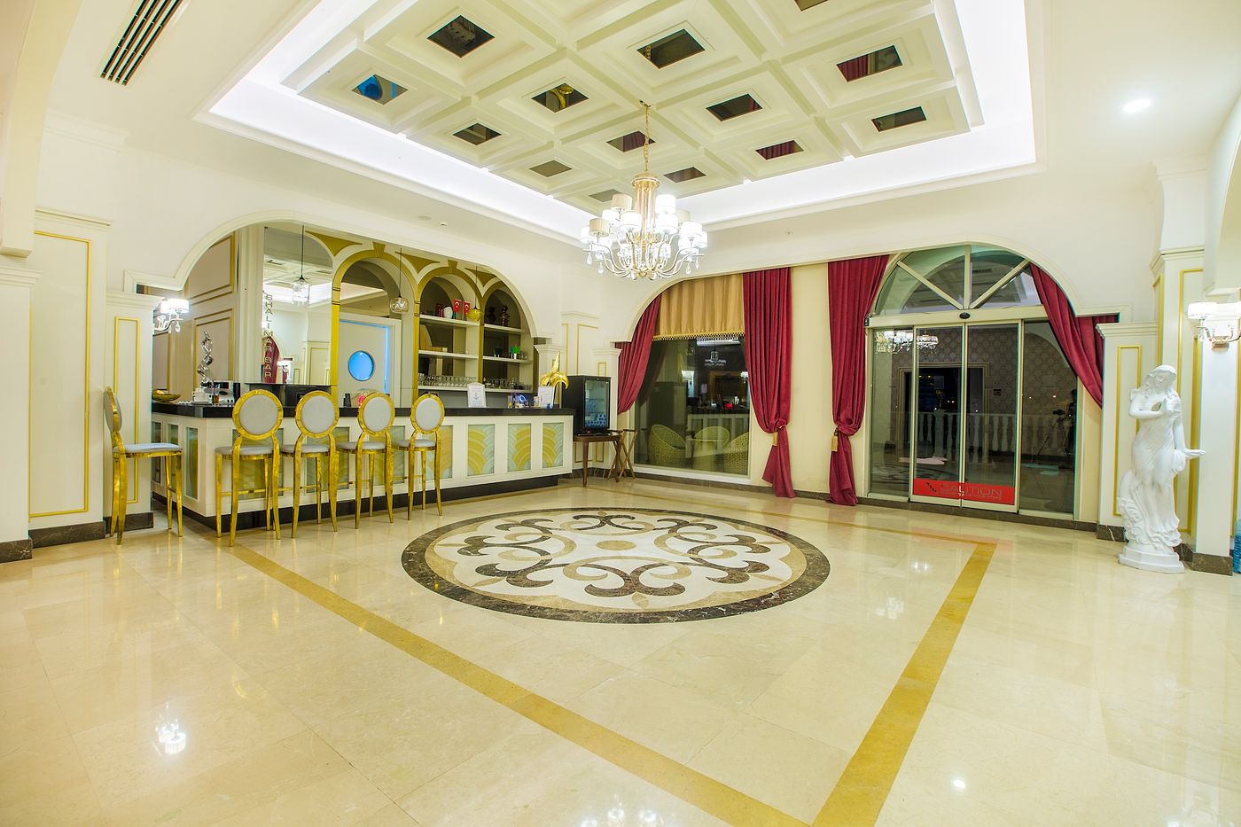 Jadore Deluxe Hotel & Spa