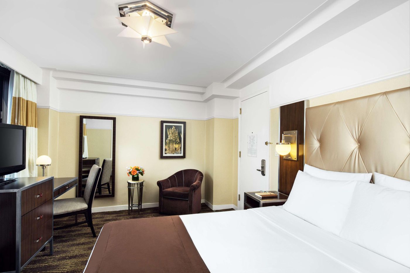 New-Yorker--A-Lotte-Hotel-Room-27