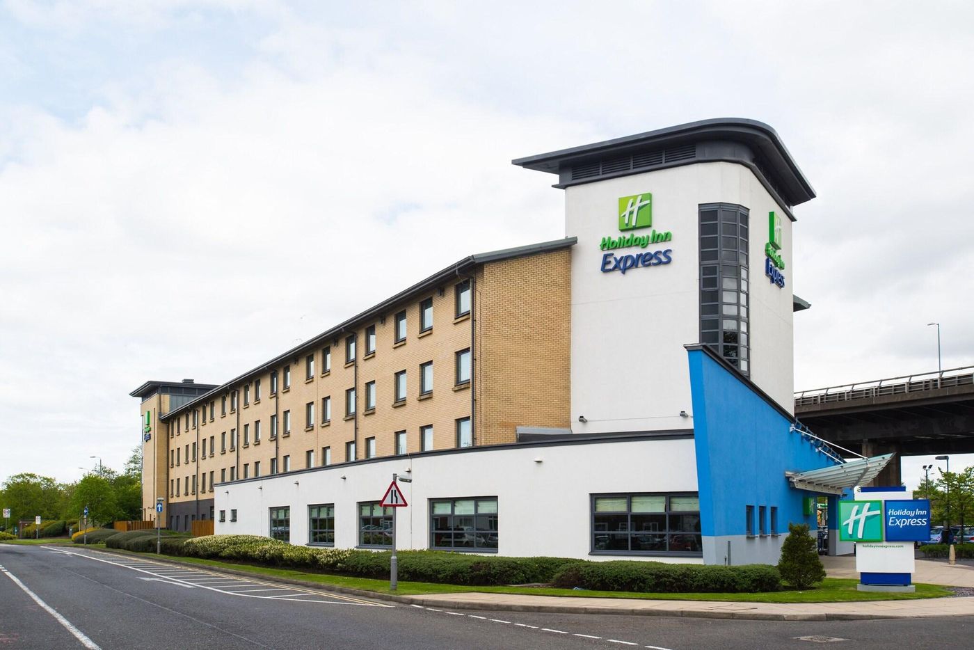 Holiday Inn Express Glasgow Airport-United Kingdom-PAISLEY-General view-5