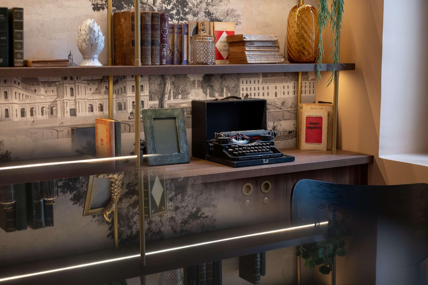 Kyriad-Par----s-10---Canal-Saint-Martin--R----publique-Lobby-16