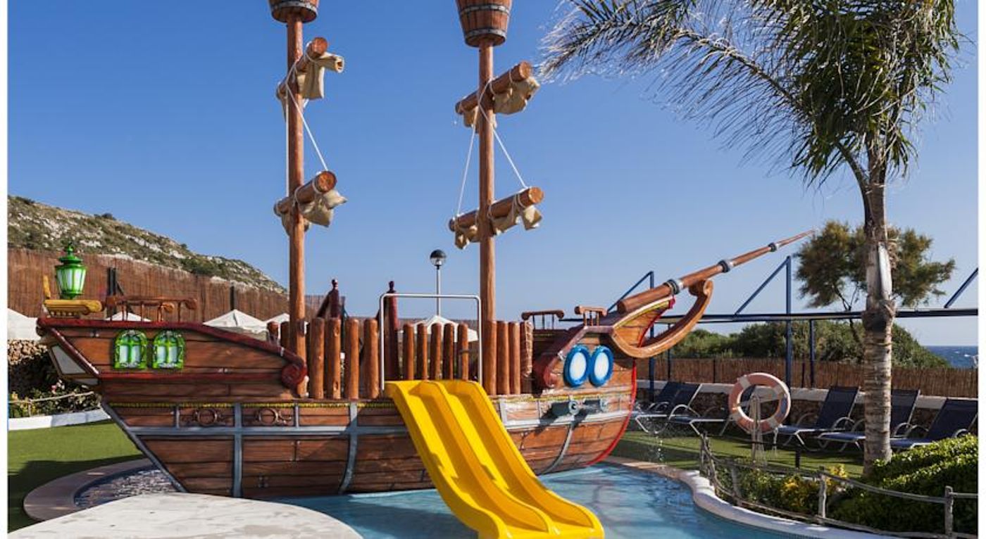 Royal Son Bou Family Club