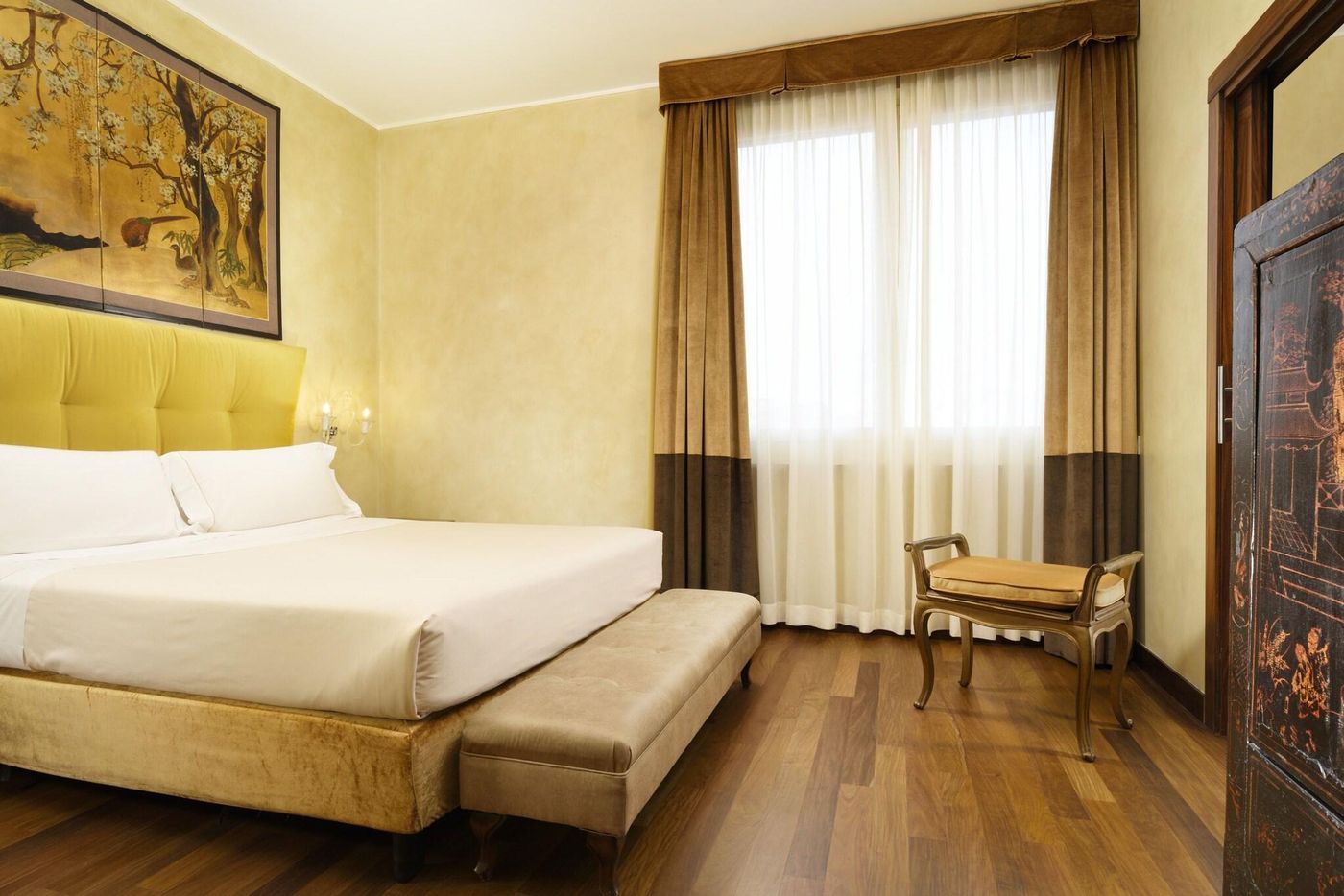 Enterprise-Hotel-Design---Boutique-Room-35