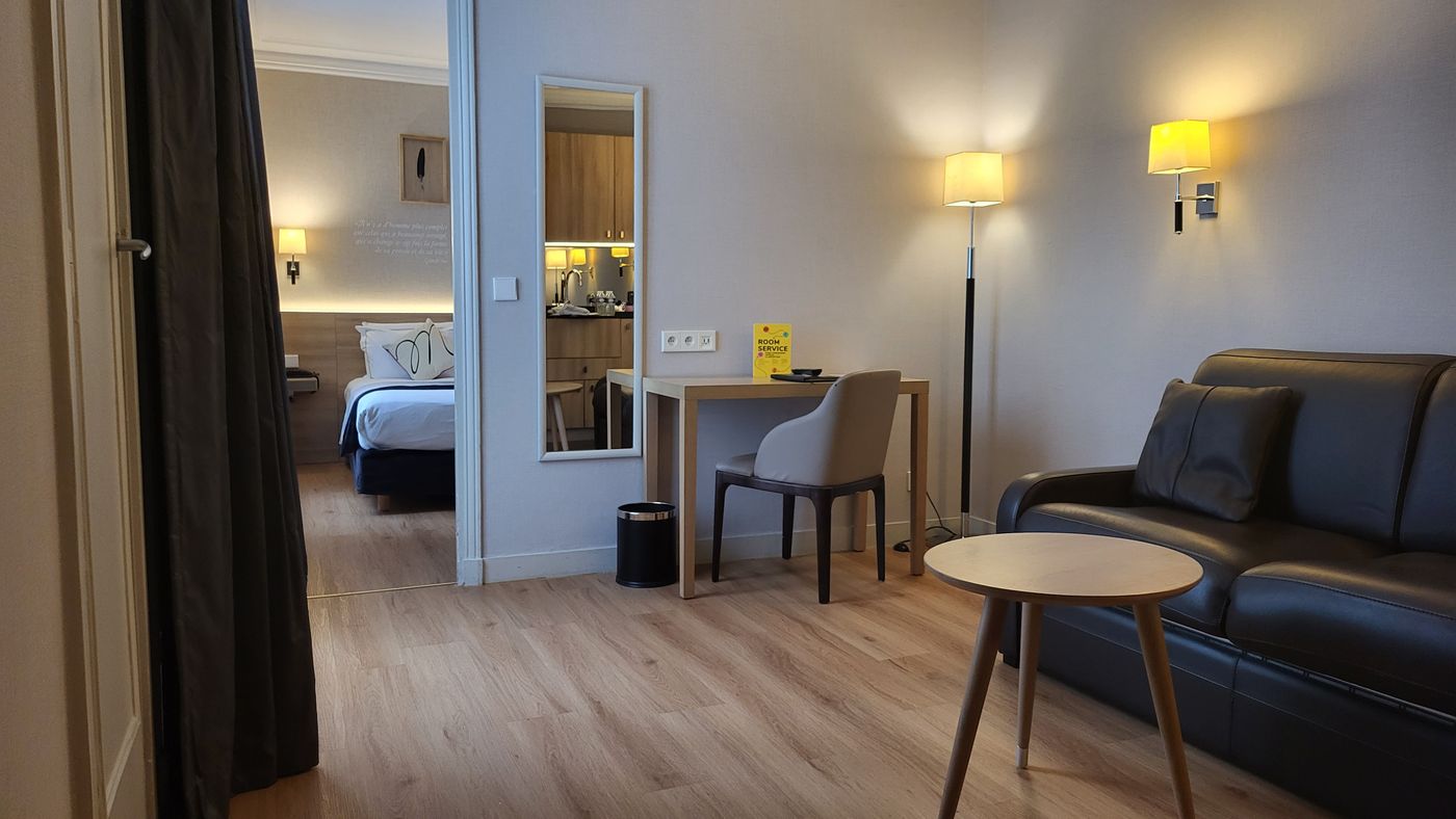 Magda-Champs-Elysees-Room-5