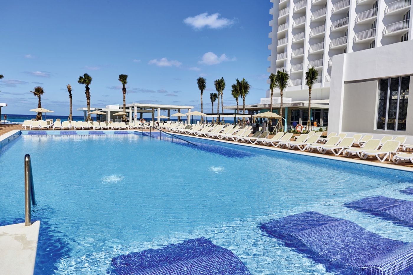 Riu-Paradise-Island---Adults-Only-Pool-1