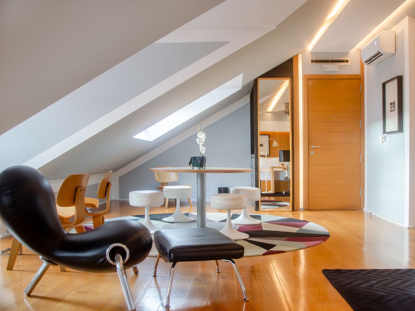 Browns-Downtown-Hotel-Room-7